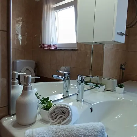 Апартаменты Tina's Seaside Place