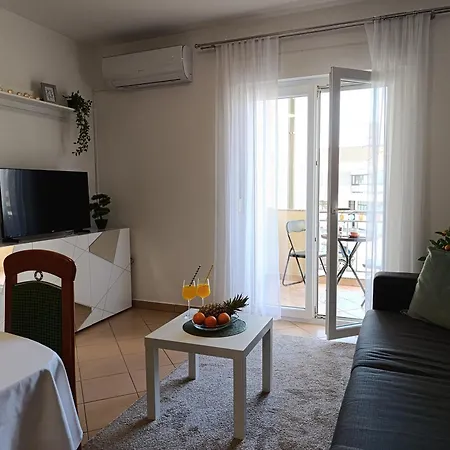 Tina's Seaside Place Апартаменты *