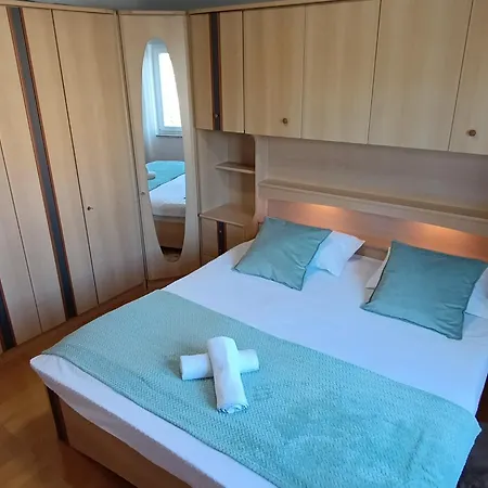 Tina's Seaside Place Апартаменты Задар