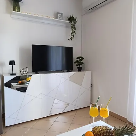 Tina's Seaside Place Апартаменты