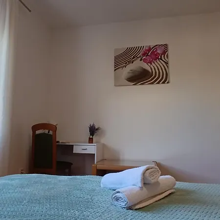 Tina's Seaside Place 扎达尔